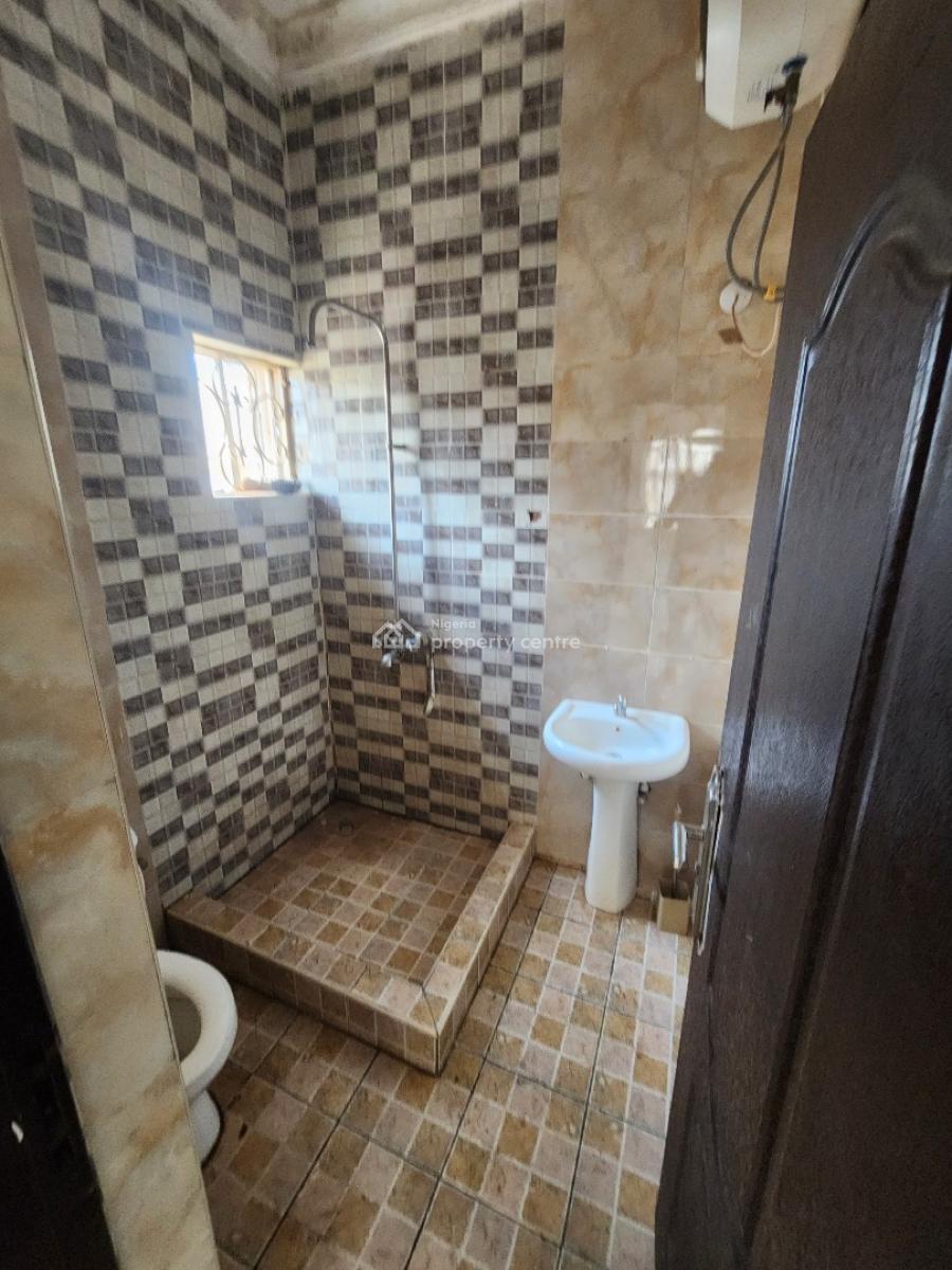 Luxury Two Bedroom Block of Flat, News Engineering Road, Dawaki, Gwarinpa, Abuja, Flat / Apartment for Rent