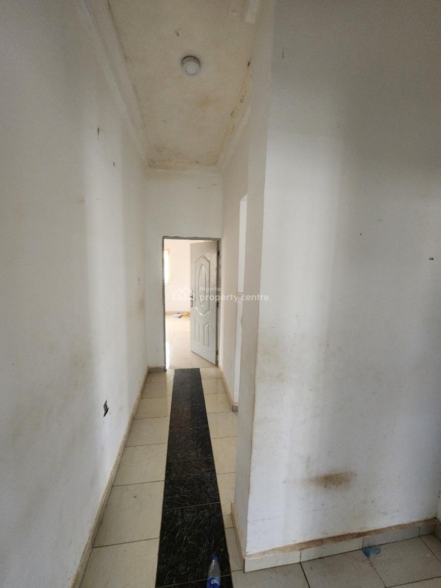 Luxury Two Bedroom Block of Flat, News Engineering Road, Dawaki, Gwarinpa, Abuja, Flat / Apartment for Rent