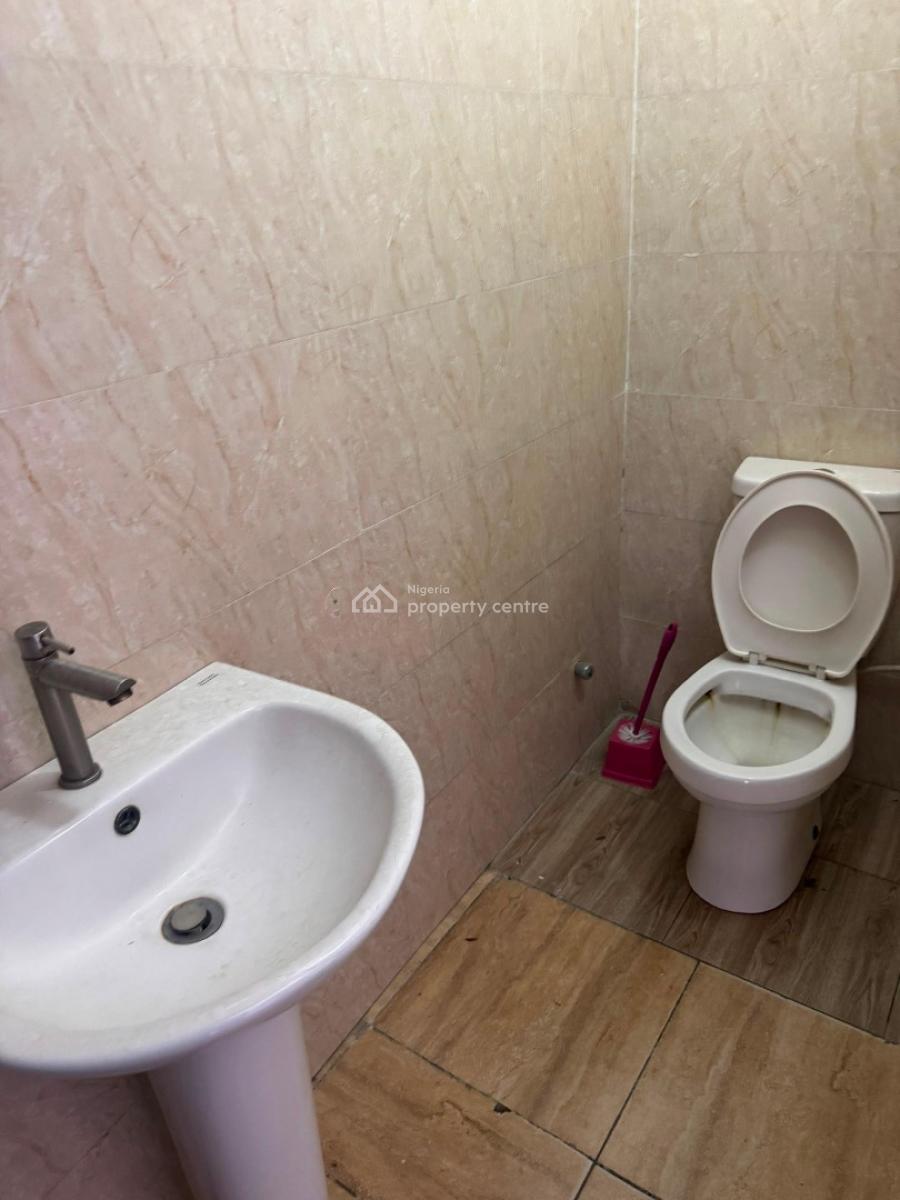 a Newly Renovated 4 Units of 2 Bedroom Apartment, Off Omorinre Johnson, Lekki Phase1, Lekki Phase 1, Lekki, Lagos, House for Rent