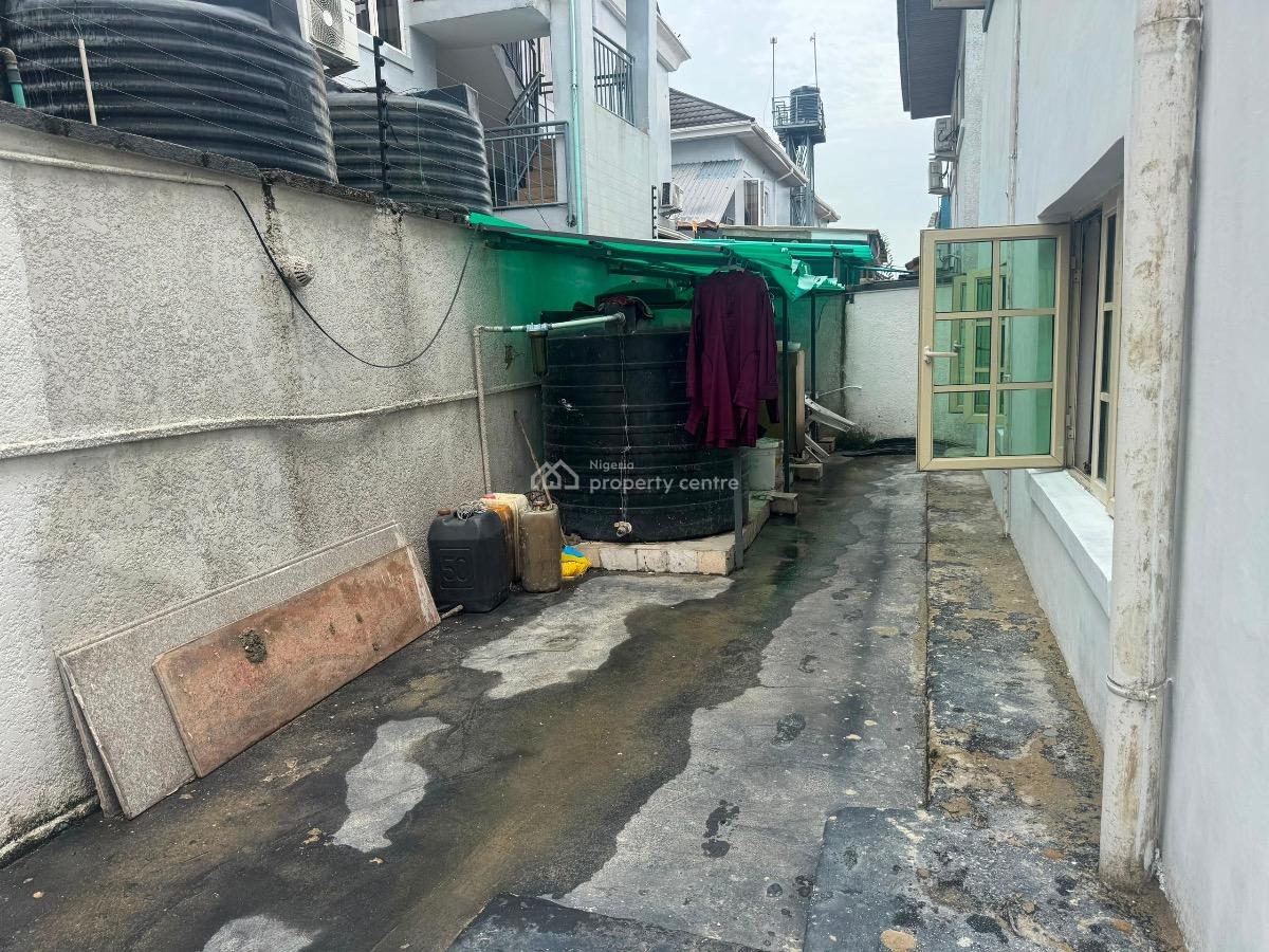 a Newly Renovated 4 Units of 2 Bedroom Apartment, Off Omorinre Johnson, Lekki Phase1, Lekki Phase 1, Lekki, Lagos, House for Rent