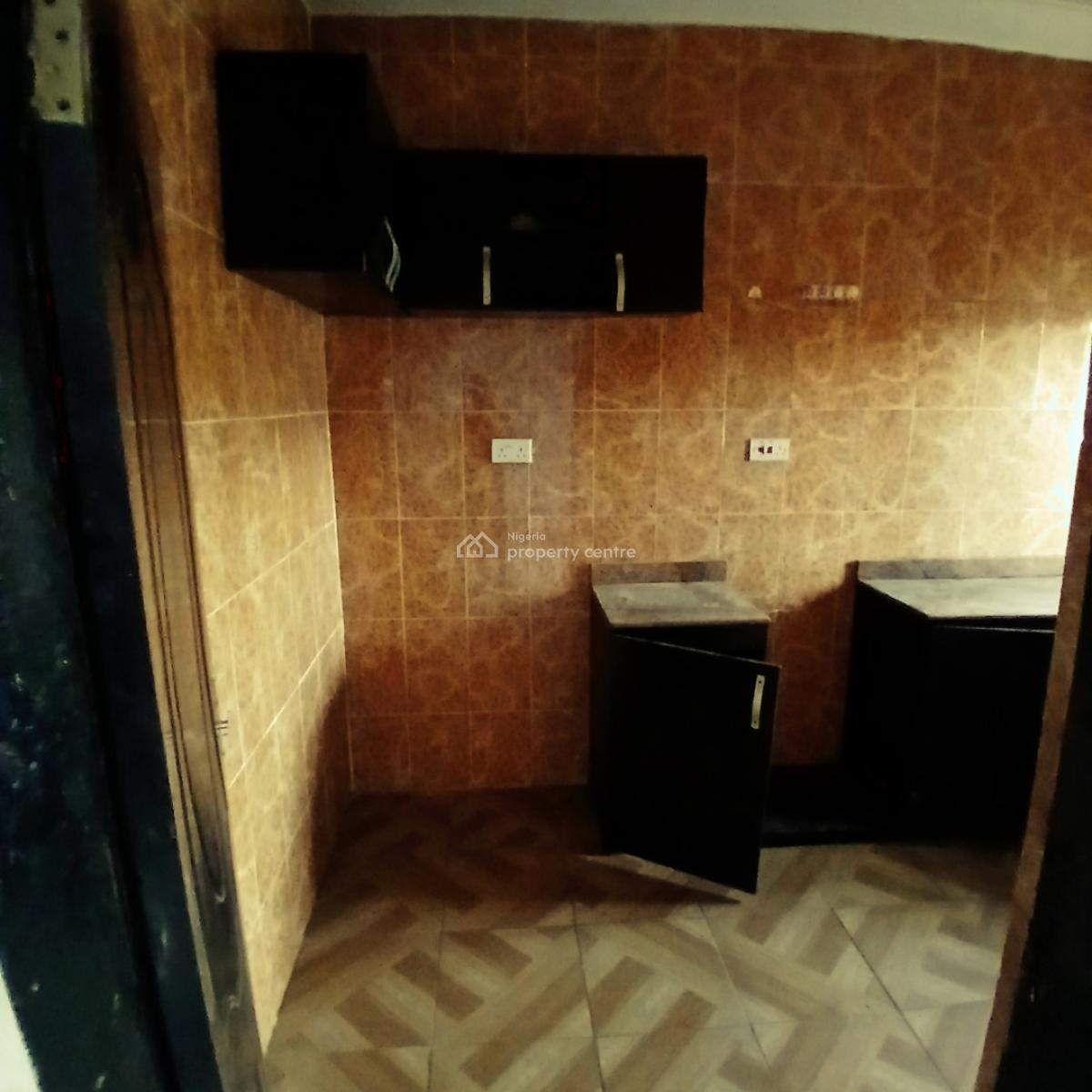 Luxury 3 Bedroom Flat ( Upstairs), Badore Road, Badore, Ajah, Lagos, Flat / Apartment for Rent