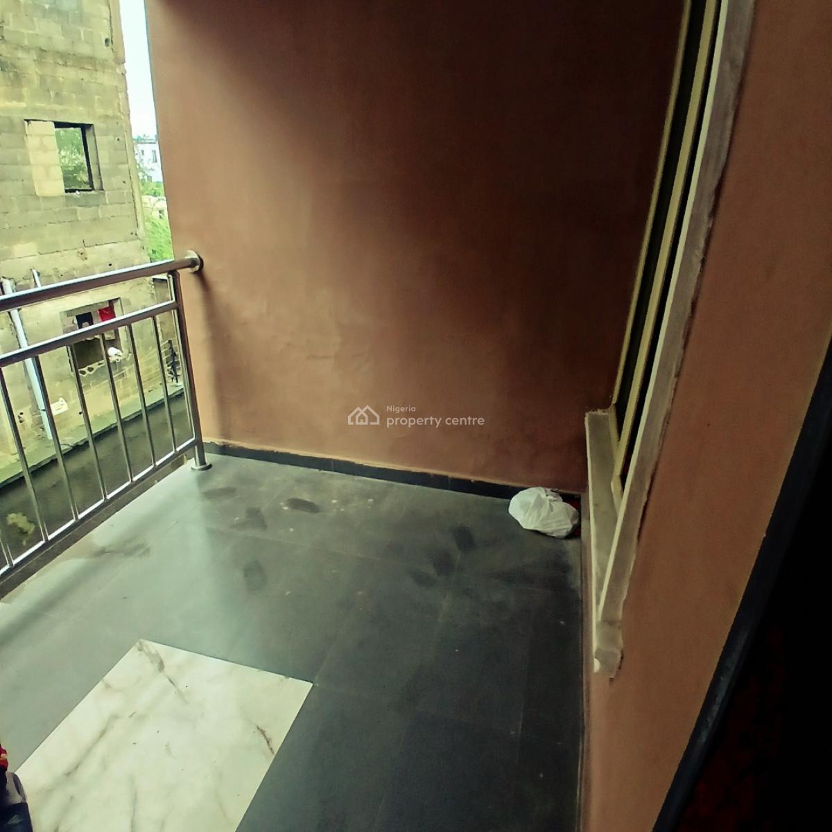 Luxury 3 Bedroom Flat ( Upstairs), Badore Road, Badore, Ajah, Lagos, Flat / Apartment for Rent