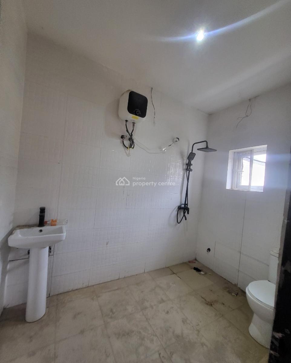 Luxurious Massive Brand New 3 Bedroom Flat, By American International School, Durumi, Abuja, Block of Flats for Sale
