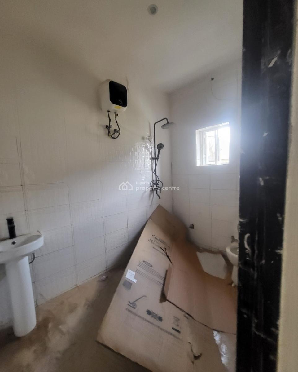 Luxurious Massive Brand New 3 Bedroom Flat, By American International School, Durumi, Abuja, Block of Flats for Sale