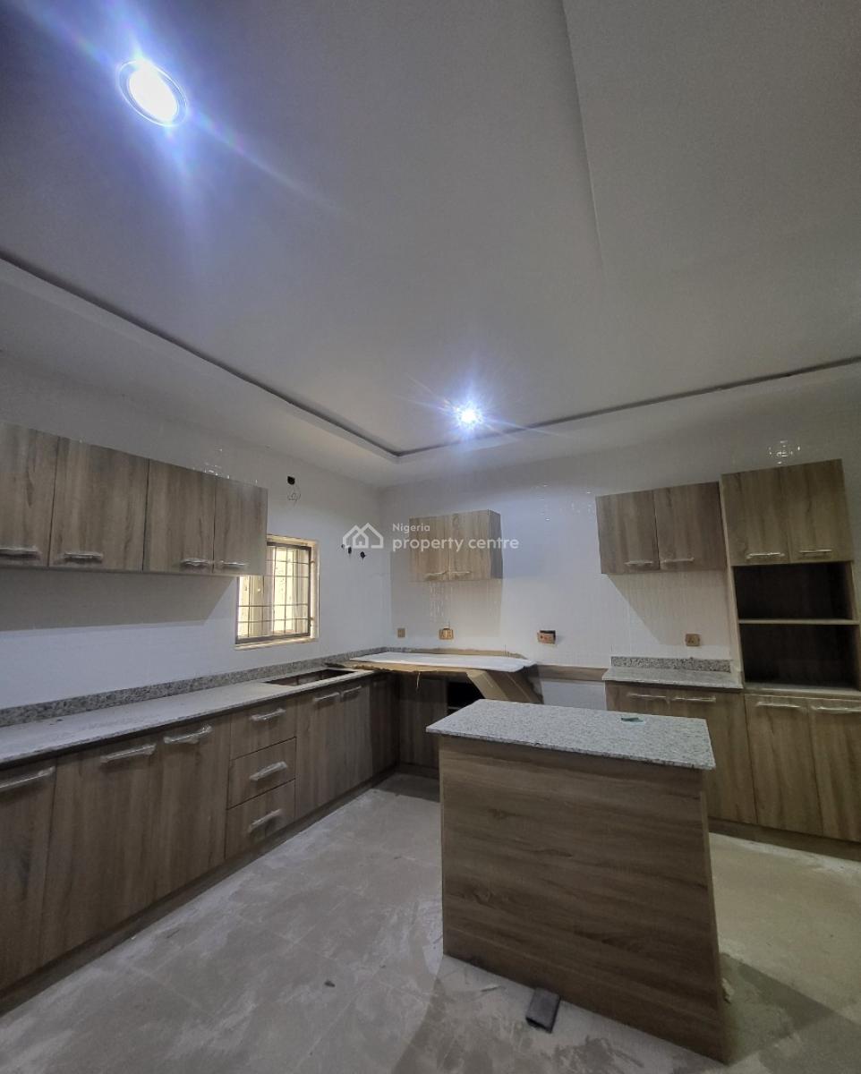 Luxurious Massive Brand New 3 Bedroom Flat, By American International School, Durumi, Abuja, Block of Flats for Sale