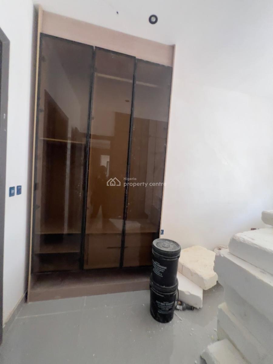 2 Bedroom Apartment, Lekki Phase 1, Lekki, Lagos, Flat / Apartment for Sale