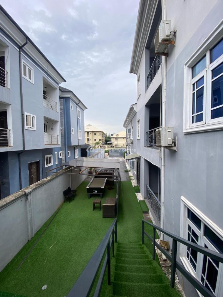 18 Rooms Hotel, Mobil Road, Ilaje, Ajah, Lagos, Hotel / Guest House for Rent
