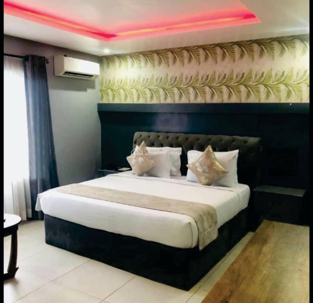 18 Rooms Hotel, Mobil Road, Ilaje, Ajah, Lagos, Hotel / Guest House for Rent