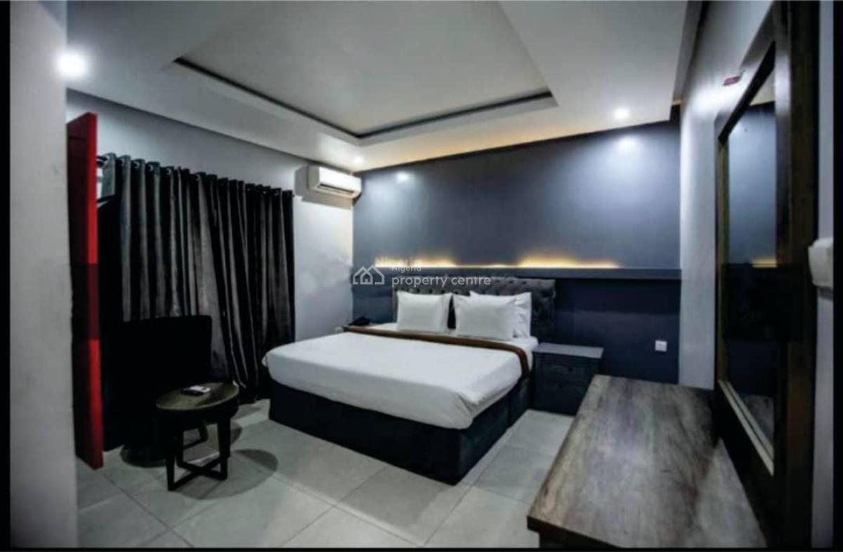 18 Rooms Hotel, Mobil Road, Ilaje, Ajah, Lagos, Hotel / Guest House for Rent