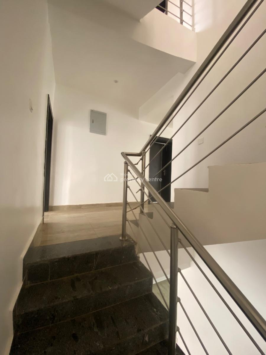 Spacious 4 Bedroom with a Bq, Guzape Main, Guzape District, Abuja, Flat / Apartment for Rent