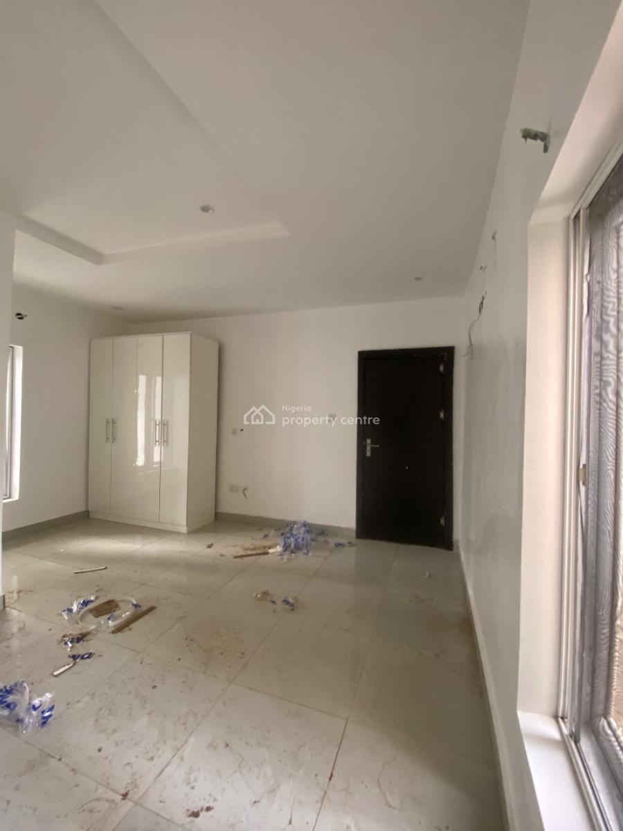 Spacious 4 Bedroom with a Bq, Guzape Main, Guzape District, Abuja, Flat / Apartment for Rent