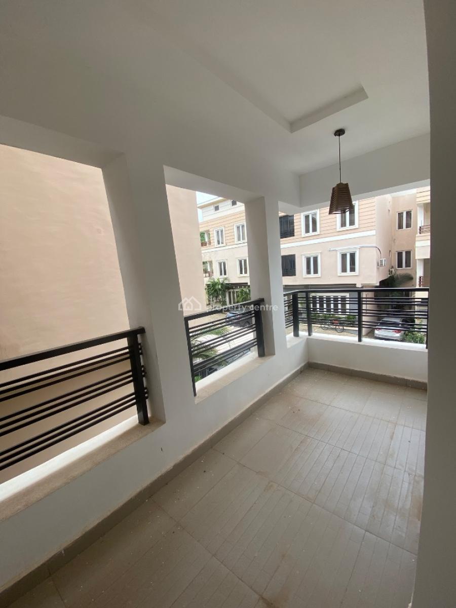 Spacious 4 Bedroom with a Bq, Guzape Main, Guzape District, Abuja, Flat / Apartment for Rent