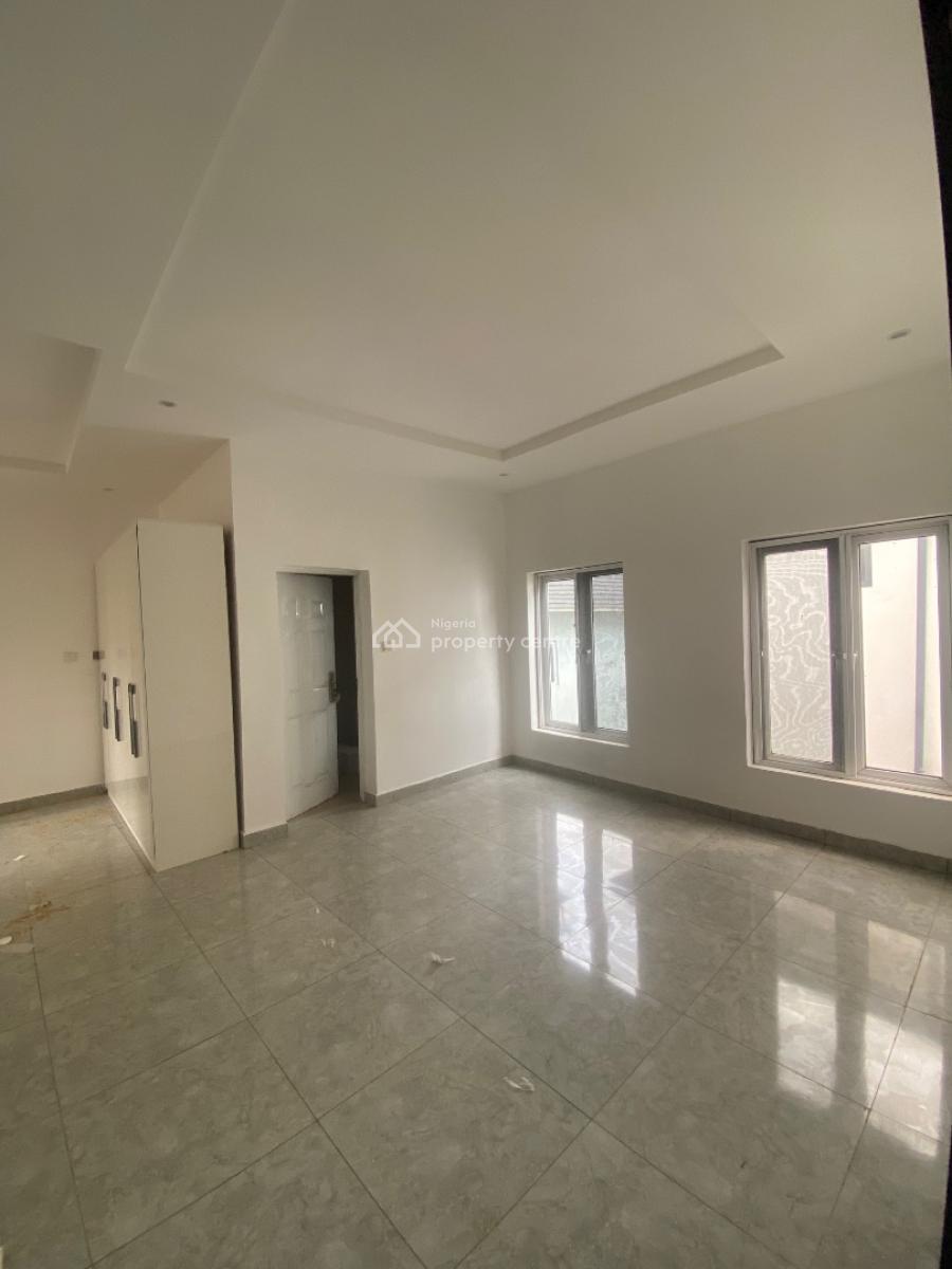 Spacious 4 Bedroom with a Bq, Guzape Main, Guzape District, Abuja, Flat / Apartment for Rent