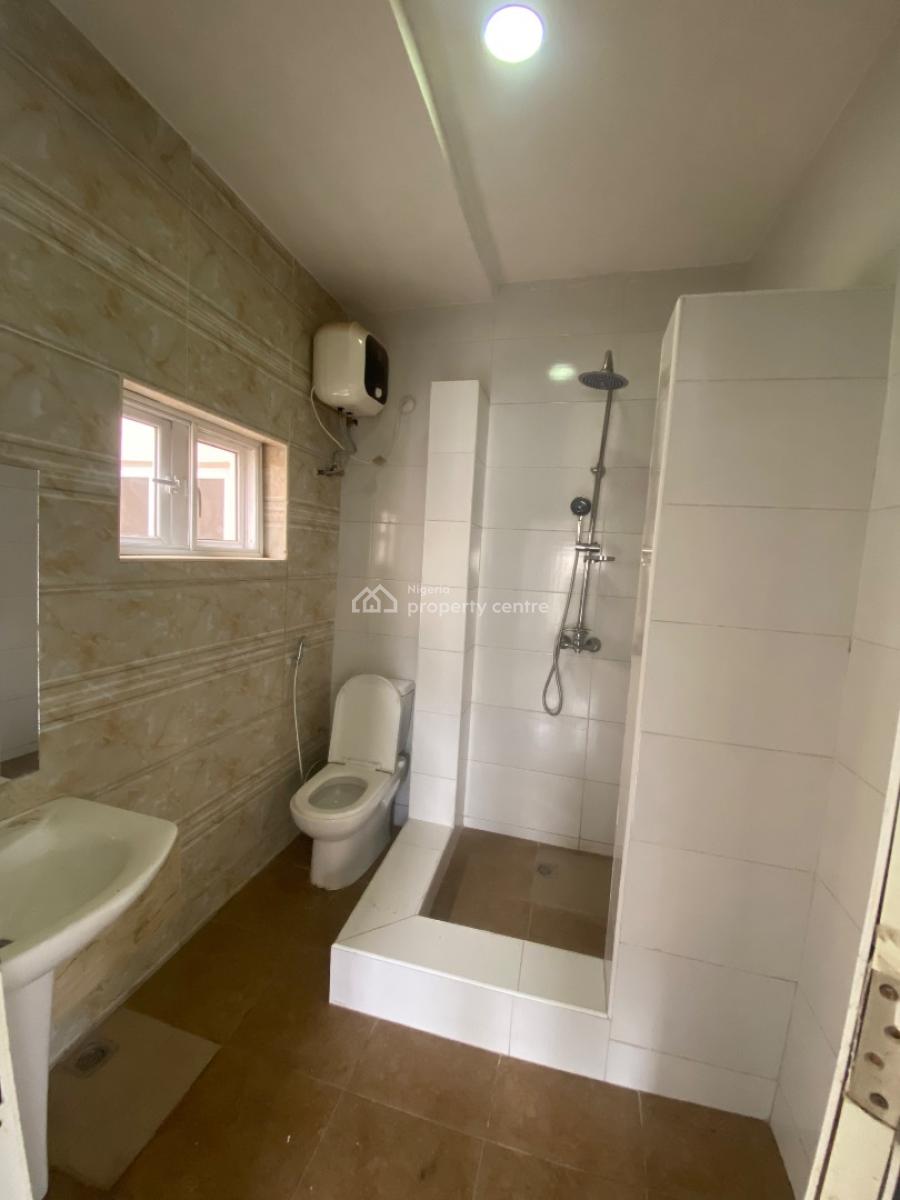 Spacious 4 Bedroom with a Bq, Guzape Main, Guzape District, Abuja, Flat / Apartment for Rent