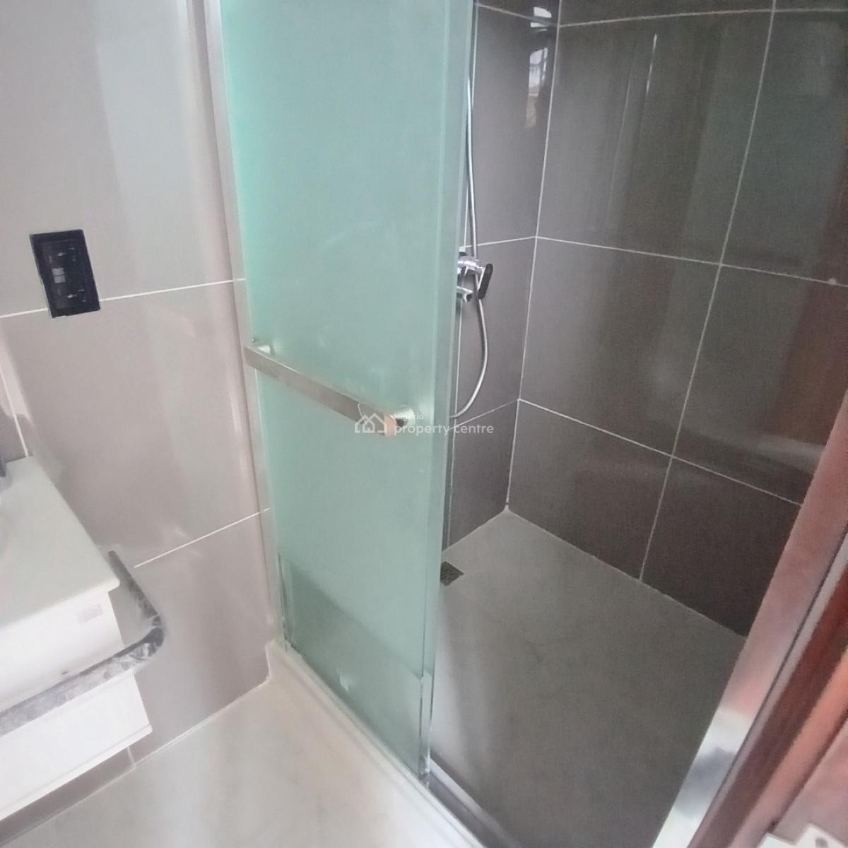Newly Built 2 Bedroom Apartment, Lekki Phase 1, Lekki, Lagos, Flat / Apartment for Rent
