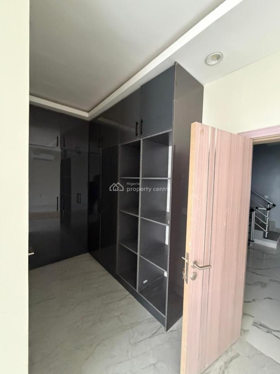 Four Bedroom Terrace with 2 Bq, Phase 1, Lekki, Lagos, Flat / Apartment for Rent