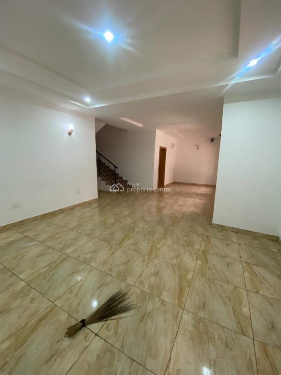 4 Bedroom Terrace Duplex with a Bq, Guzape Main, Guzape District, Abuja, Flat / Apartment for Rent