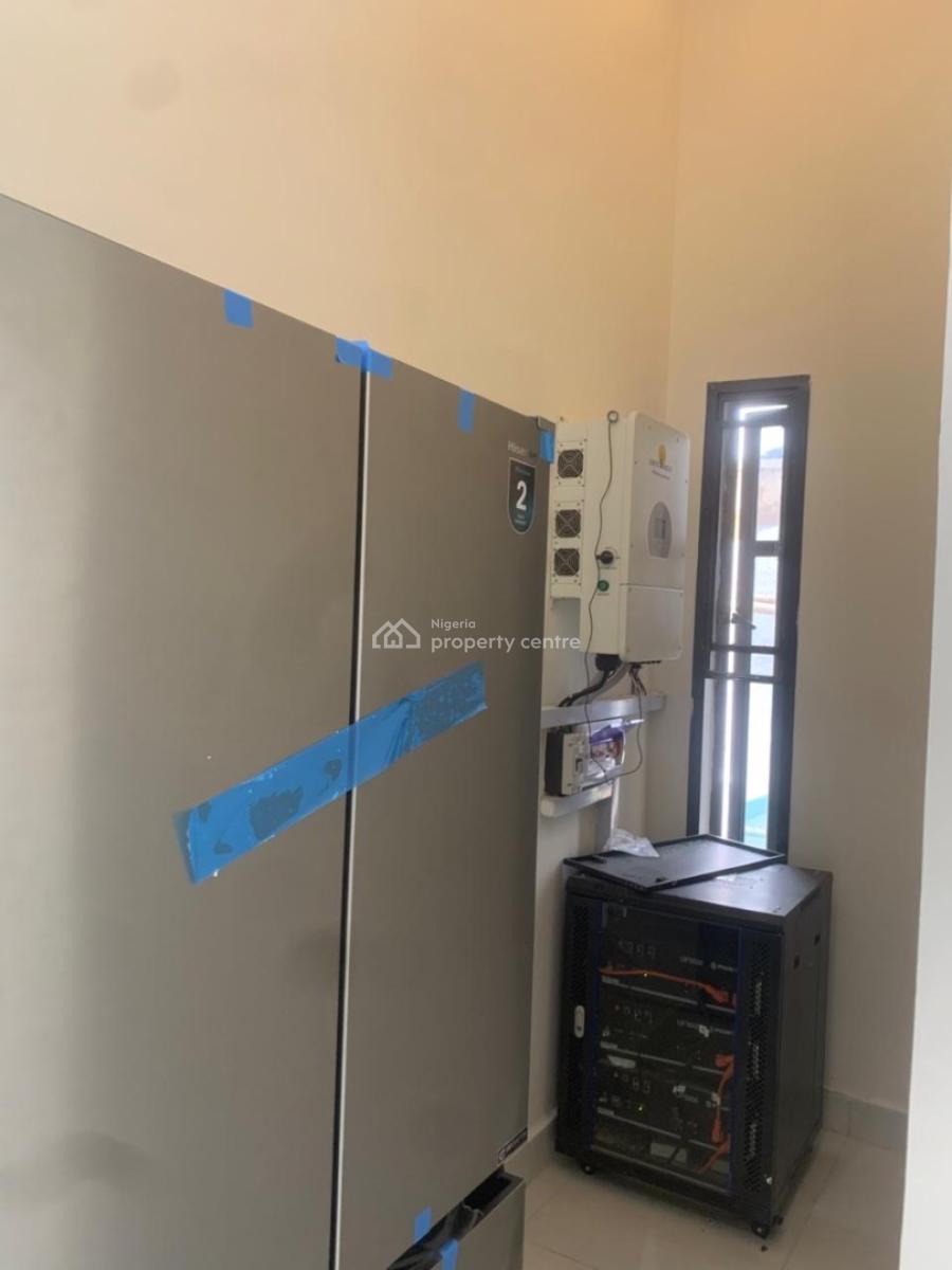 Three Bedroom Semi Furnished Apartment, Lekki Phase 1, Lekki, Lagos, Flat / Apartment for Rent
