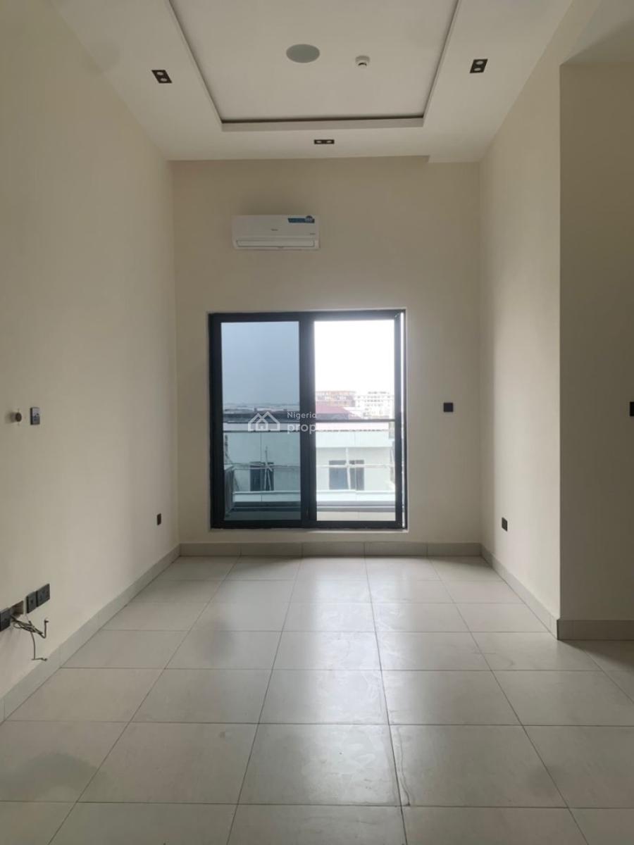 Three Bedroom Semi Furnished Apartment, Lekki Phase 1, Lekki, Lagos, Flat / Apartment for Rent