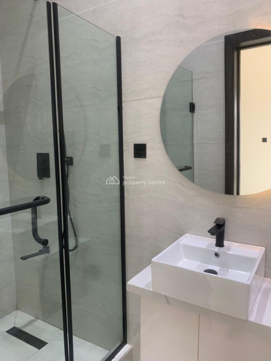Three Bedroom Semi Furnished Apartment, Lekki Phase 1, Lekki, Lagos, Flat / Apartment for Rent
