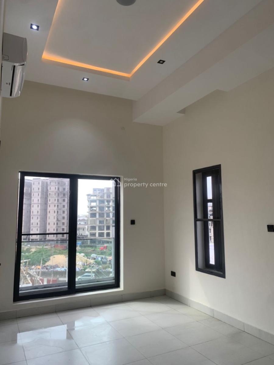 Three Bedroom Semi Furnished Apartment, Lekki Phase 1, Lekki, Lagos, Flat / Apartment for Rent