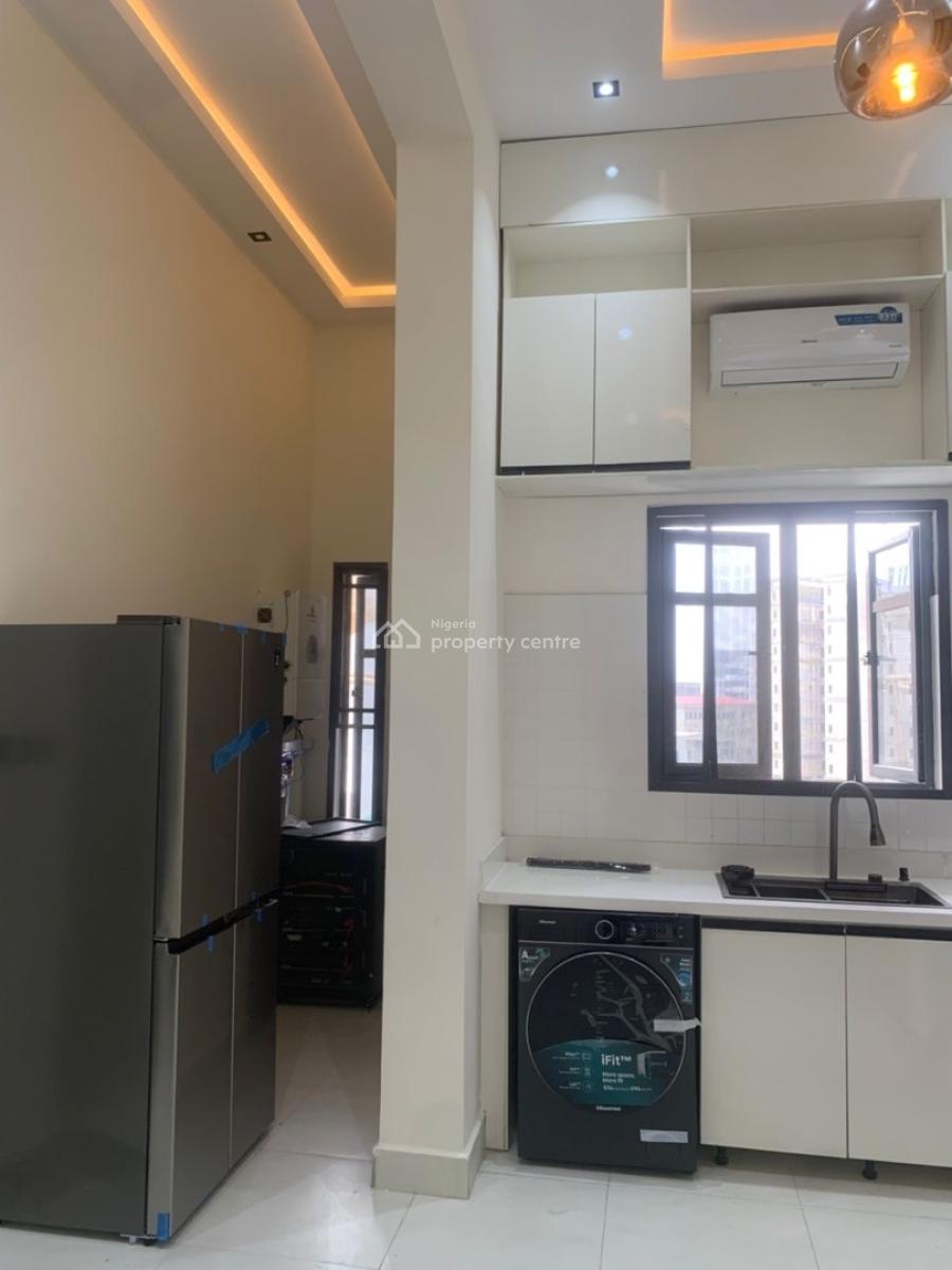 Three Bedroom Semi Furnished Apartment, Lekki Phase 1, Lekki, Lagos, Flat / Apartment for Rent