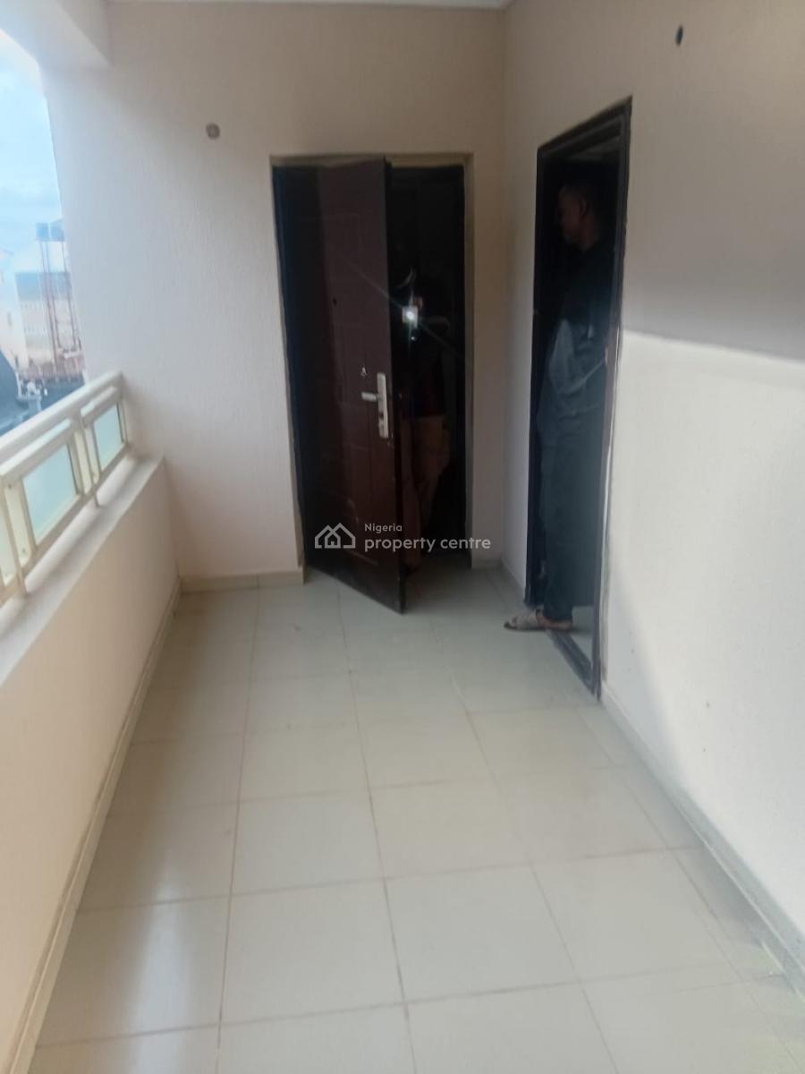 Well Spaced 3 Bedrooms Flat, Wuye, Abuja, Flat / Apartment for Rent