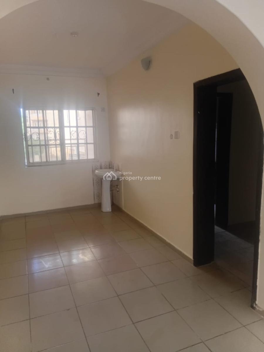 Well Spaced 3 Bedrooms Flat, Wuye, Abuja, Flat / Apartment for Rent