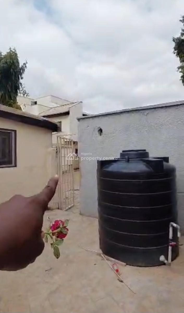 1 Bedroom Apartment, Kwame Nkruma Crescent, Asokoro District, Abuja, Mini Flat (room and Parlour) for Rent