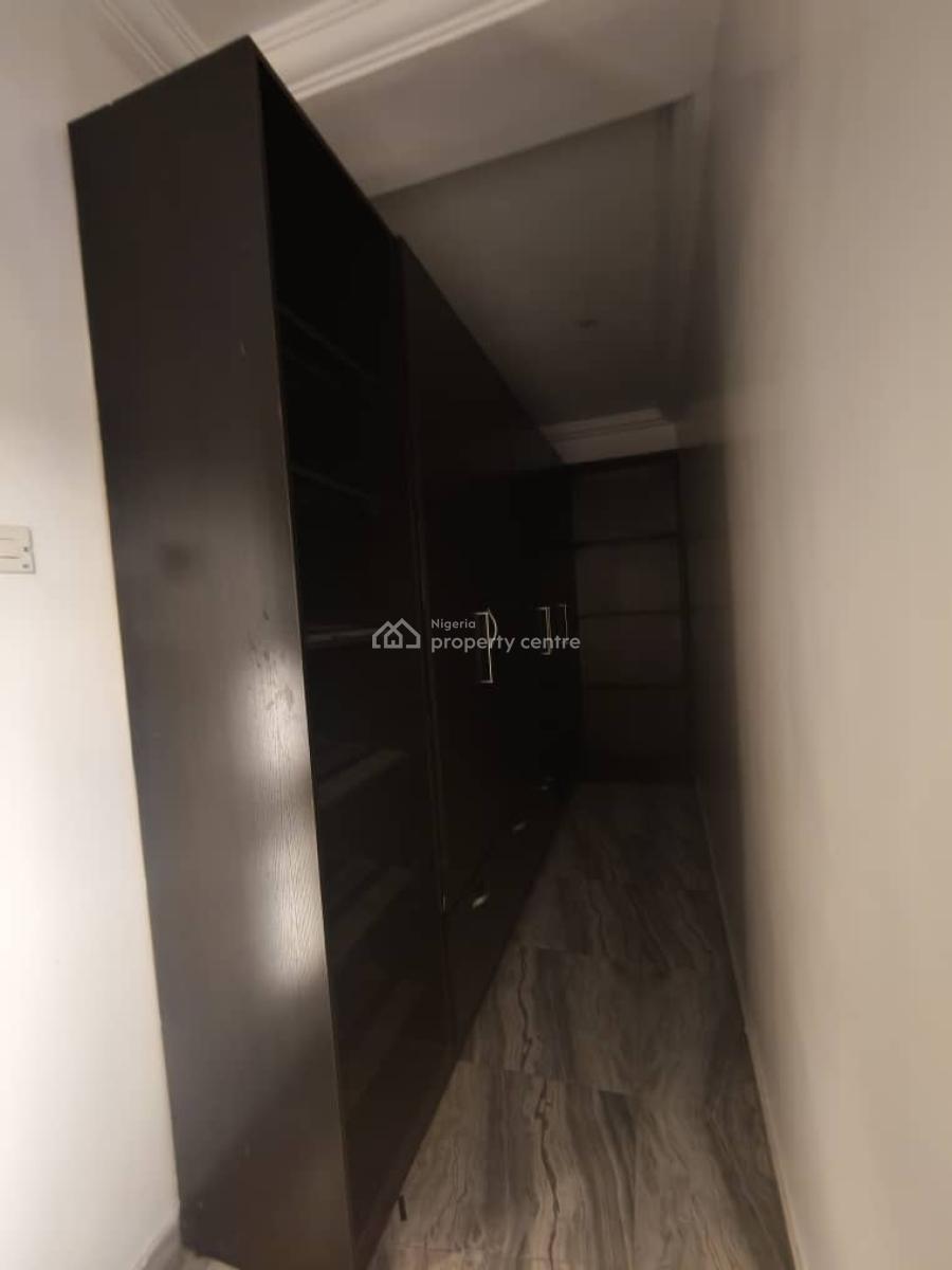 Self Service Very Spacious Mini Flat (upstairs), Ikate, Lekki, Lagos, Mini Flat (room and Parlour) for Rent
