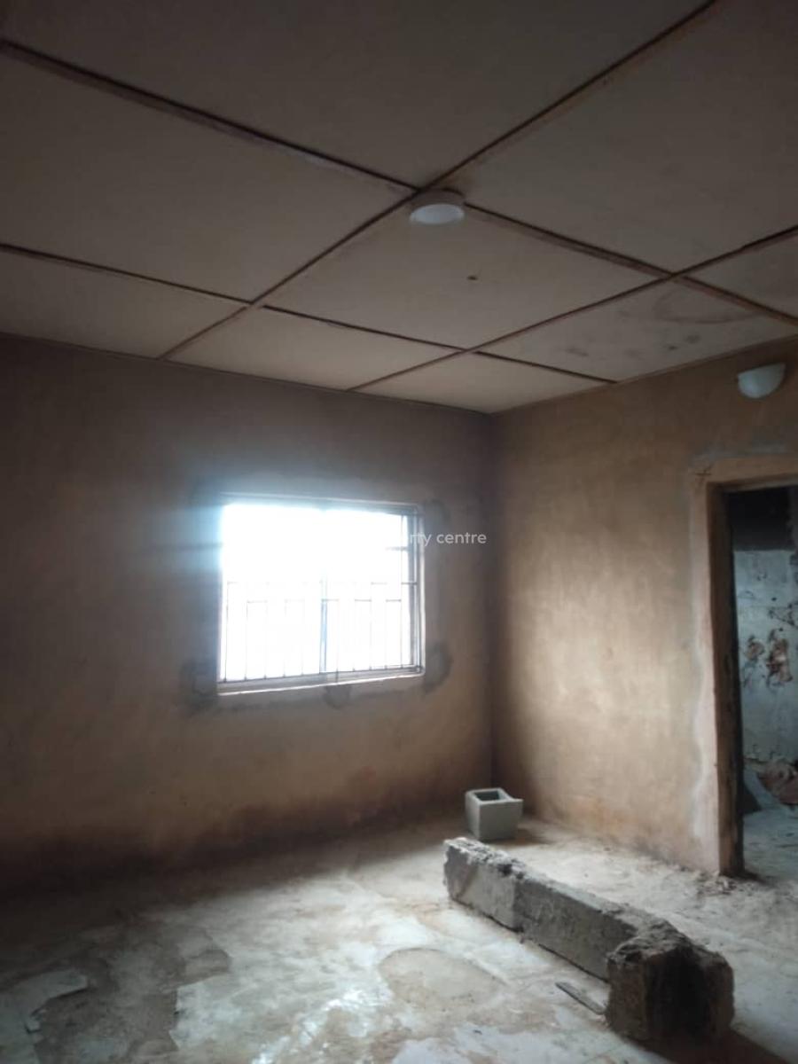 Executive, Standard 3 Bedrooms Upstairs , Personal Prepaid Metre, Security, Ijesha, Surulere, Lagos, Flat / Apartment for Rent