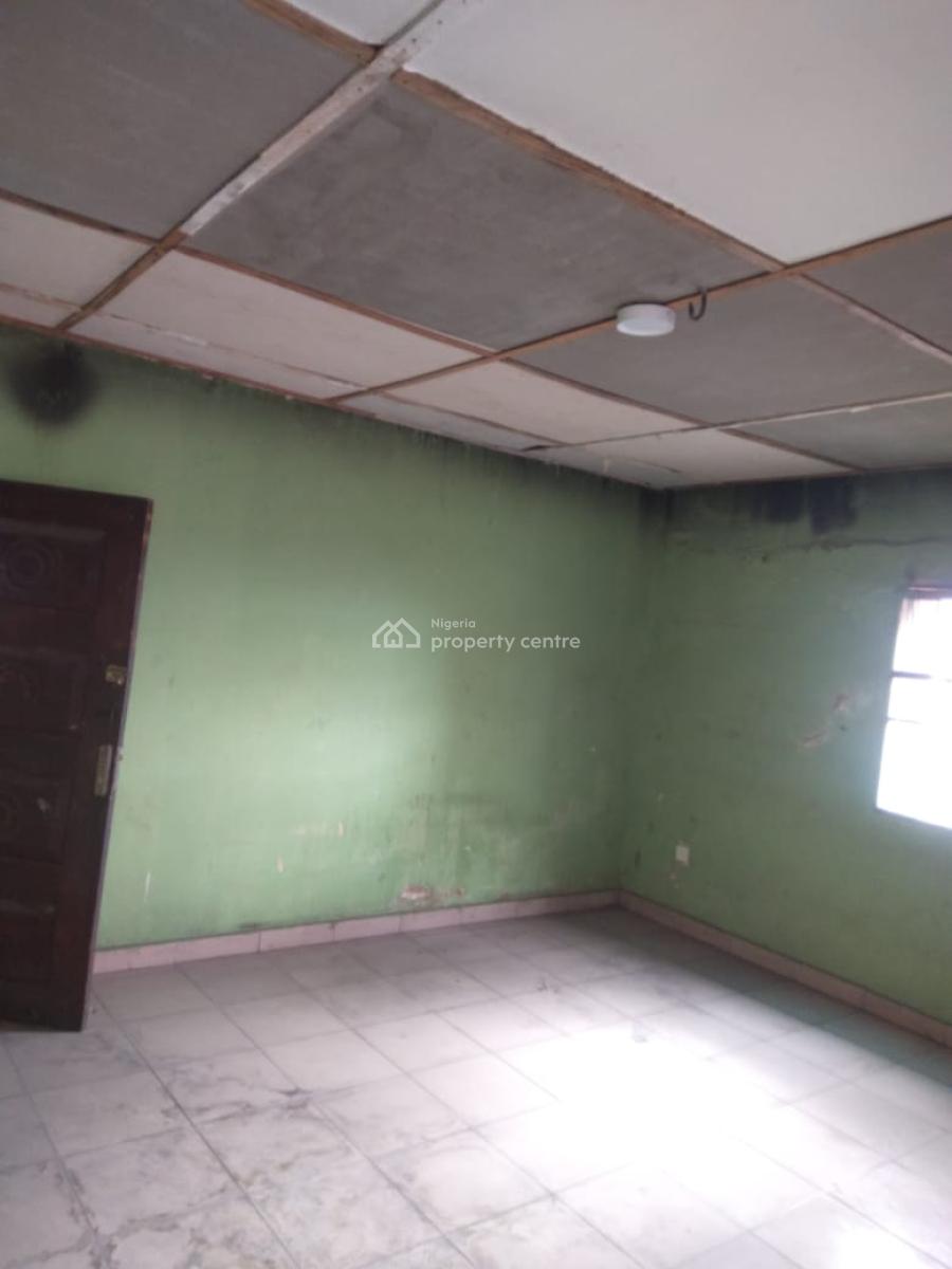 Executive, Standard 3 Bedrooms Upstairs , Personal Prepaid Metre, Security, Ijesha, Surulere, Lagos, Flat / Apartment for Rent