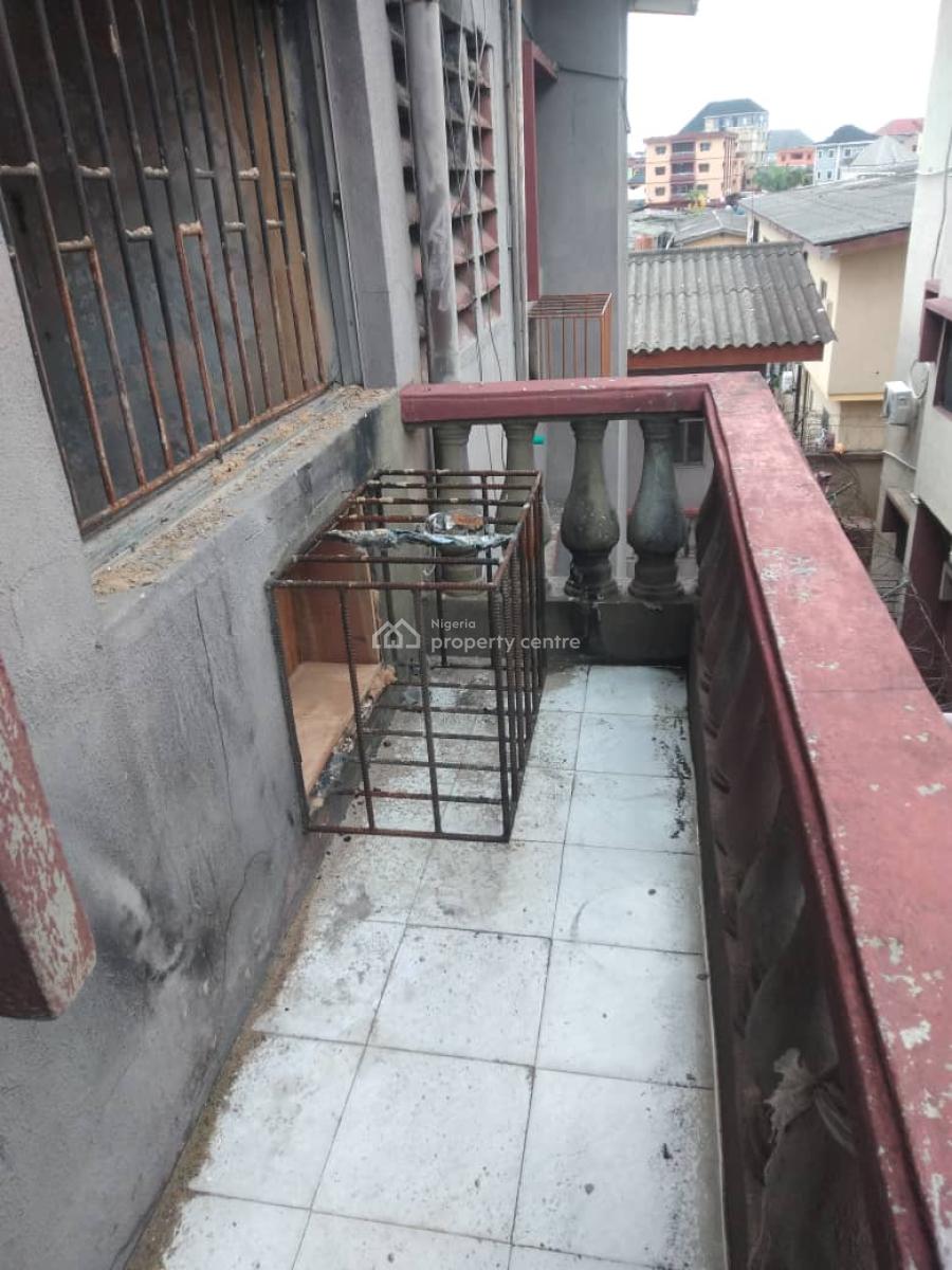 Executive, Standard 3 Bedrooms Upstairs , Personal Prepaid Metre, Security, Ijesha, Surulere, Lagos, Flat / Apartment for Rent