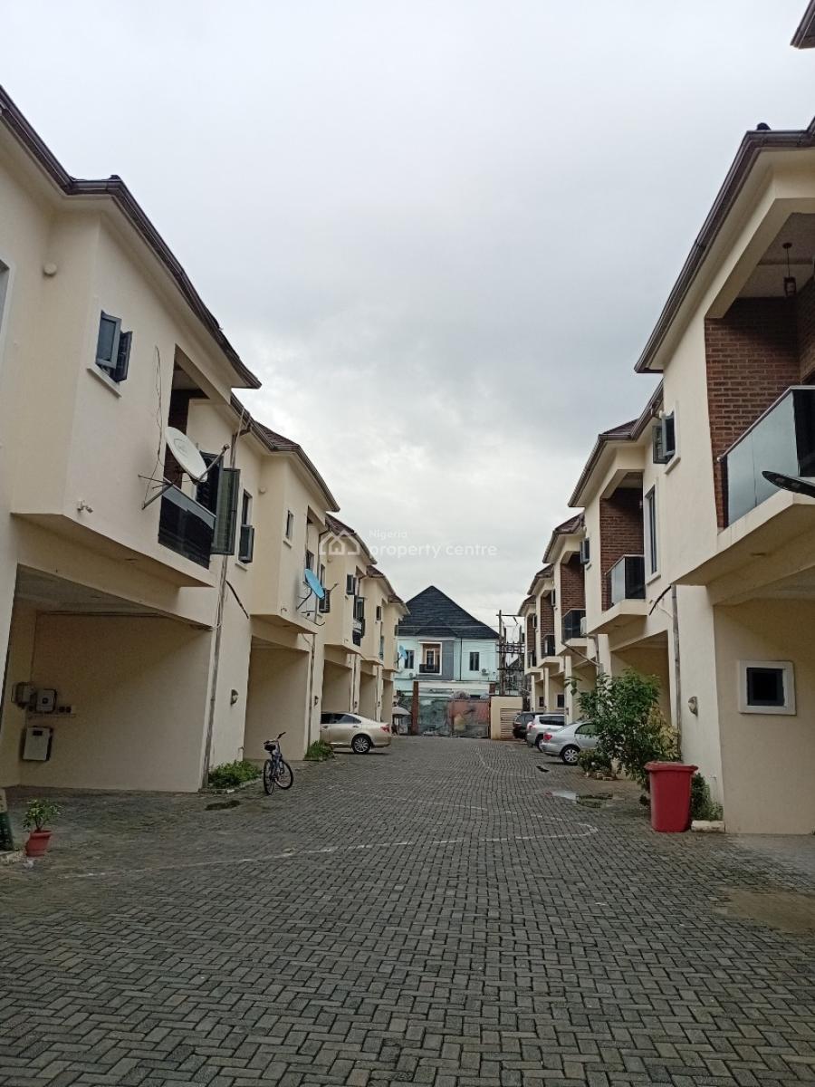 Taste of Luxury in a 3-bedroom Duplex, Orchid Road, Lekki, Lagos, Terraced Duplex for Rent