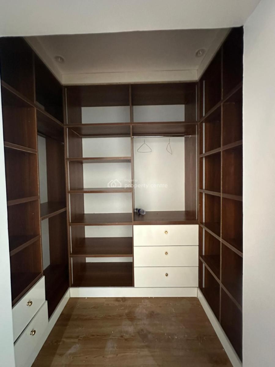2 Bedroom Apartment with Elevator, Lekki Phase 1, Lekki, Lagos, Flat / Apartment for Rent