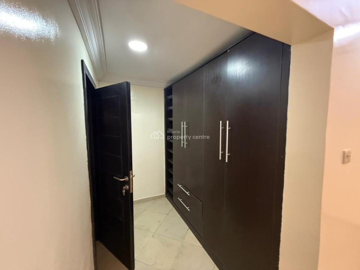 Four Units of 3 Bedrooms with a Bq Each, Lekki Phase 1, Lekki, Lagos, Flat / Apartment for Rent
