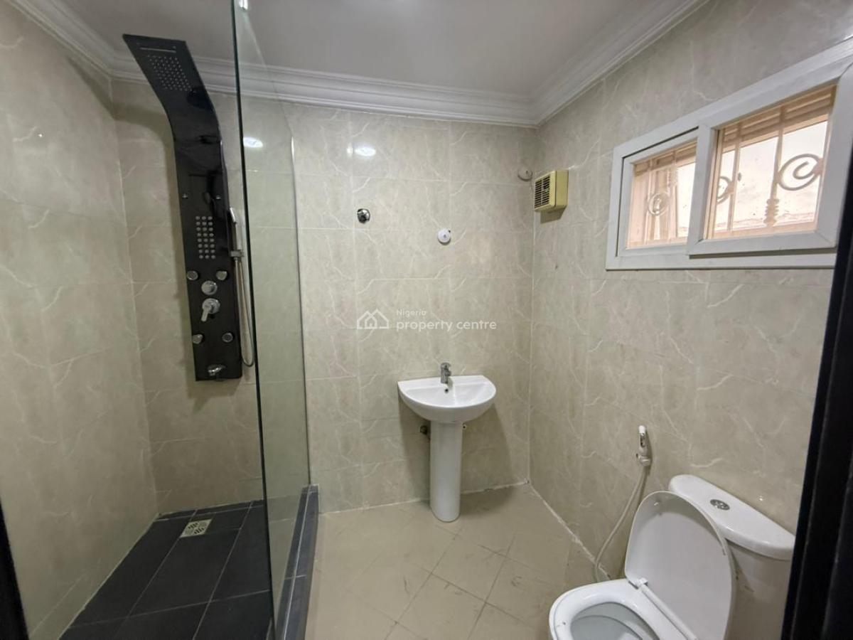 Four Units of 3 Bedrooms with a Bq Each, Lekki Phase 1, Lekki, Lagos, Flat / Apartment for Rent