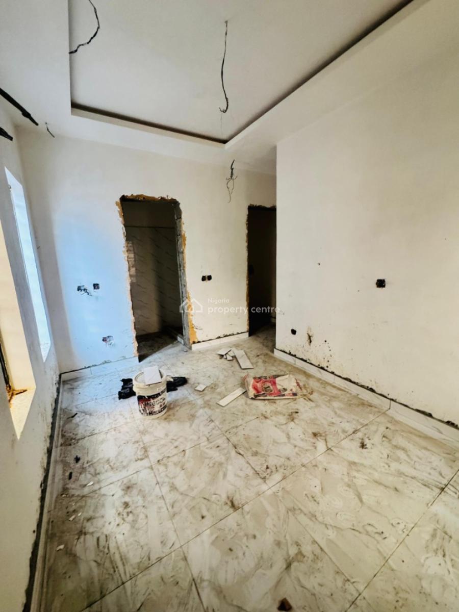 Beautifully Built 3 Bedroom Apartment with Bq.  Location: Yaba, Lago, Yaba, Lagos, Flat / Apartment for Sale