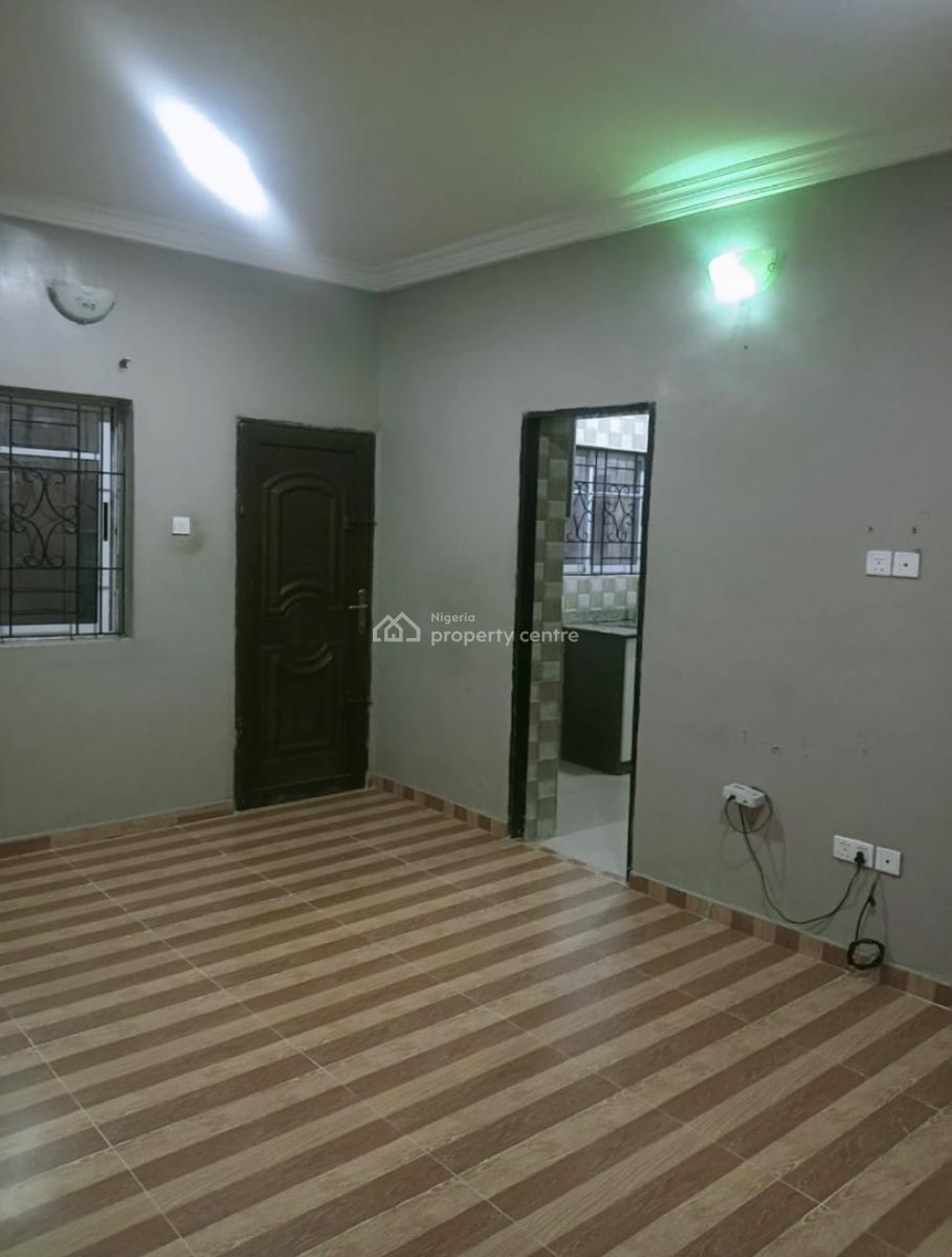 2 Bedroom Flat All Rooms En-suite Downstairs on a Tarred Road, Olowoora Via Omole Phase2, Olowora, Magodo, Lagos, Flat / Apartment for Rent