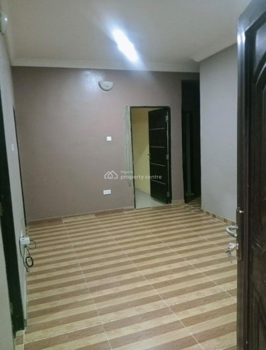 2 Bedroom Flat All Rooms En-suite Downstairs on a Tarred Road, Olowoora Via Omole Phase2, Olowora, Magodo, Lagos, Flat / Apartment for Rent