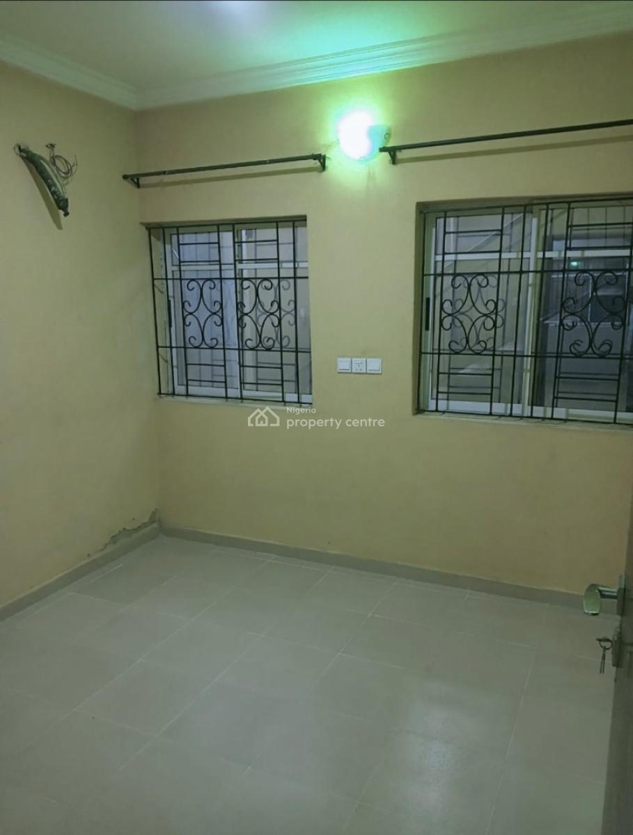 2 Bedroom Flat All Rooms En-suite Downstairs on a Tarred Road, Olowoora Via Omole Phase2, Olowora, Magodo, Lagos, Flat / Apartment for Rent