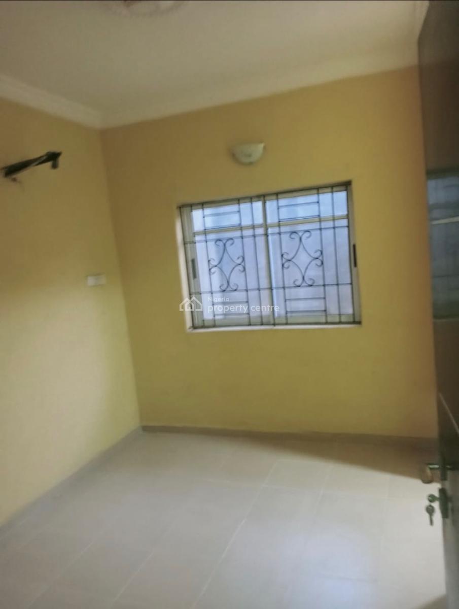 2 Bedroom Flat All Rooms En-suite Downstairs on a Tarred Road, Olowoora Via Omole Phase2, Olowora, Magodo, Lagos, Flat / Apartment for Rent