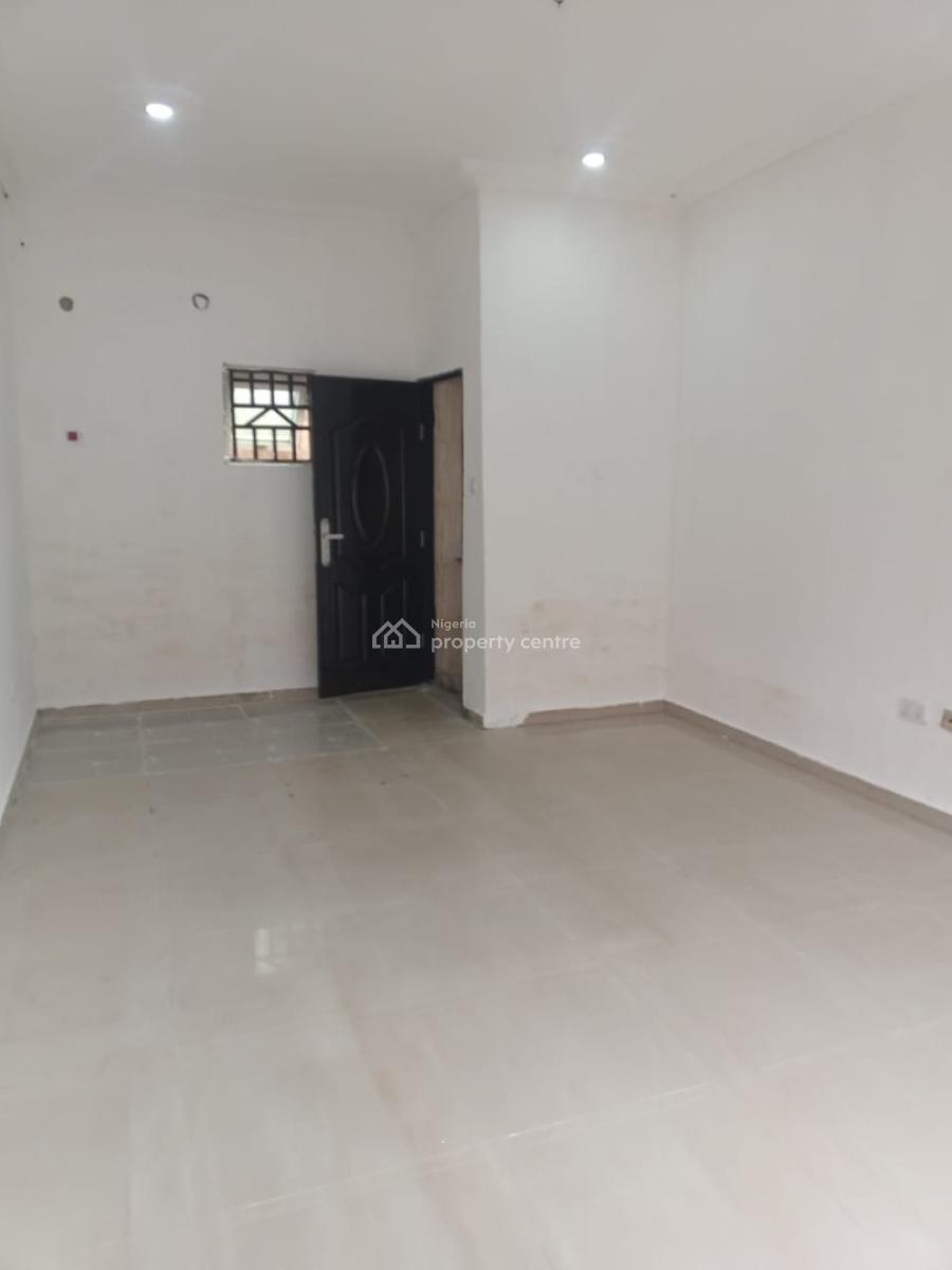 Shop, The Hub Plaza, 62/64, Addo Road, Ajah, Lagos, Ajah, Lagos, Plaza / Complex / Mall for Rent