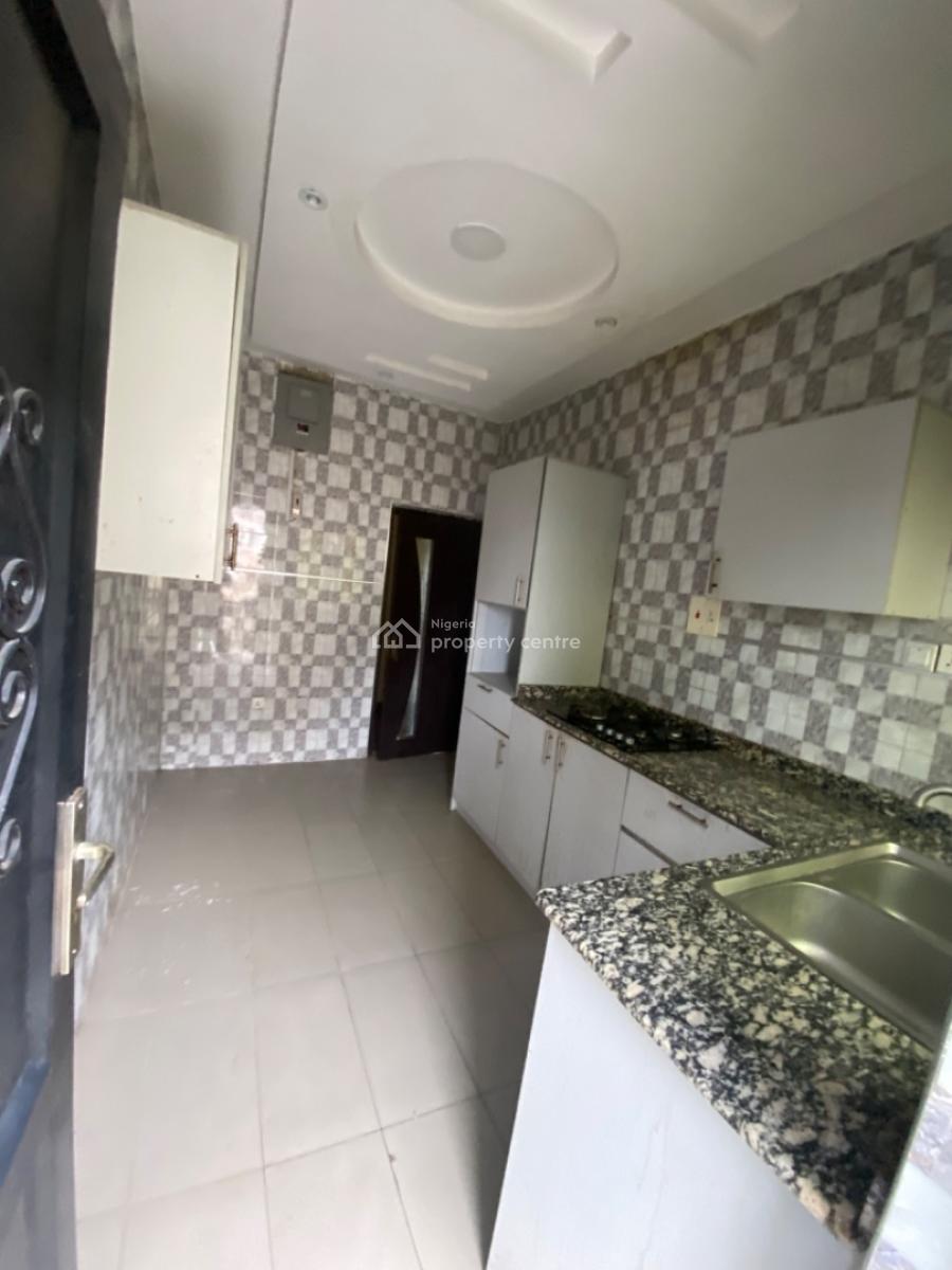 Neatly Used 2bedroom Flat, Ocean Palm Estate, Behind Blenco, Sangotedo, Ajah, Lagos, Flat / Apartment for Rent
