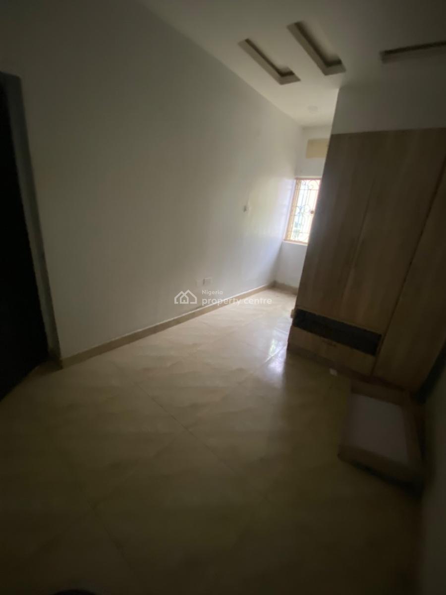 Neatly Used 2bedroom Flat, Ocean Palm Estate, Behind Blenco, Sangotedo, Ajah, Lagos, Flat / Apartment for Rent