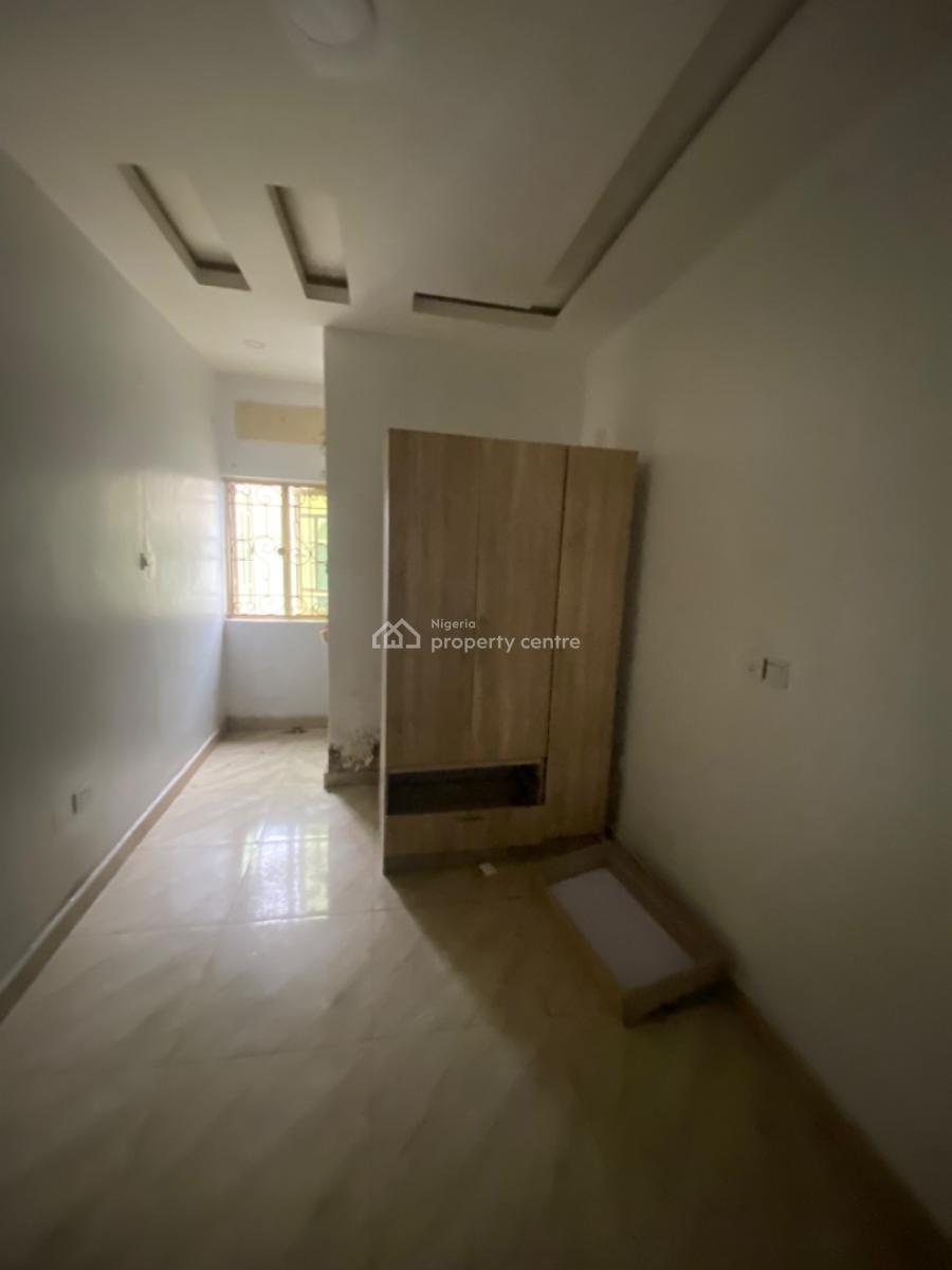 Neatly Used 2bedroom Flat, Ocean Palm Estate, Behind Blenco, Sangotedo, Ajah, Lagos, Flat / Apartment for Rent