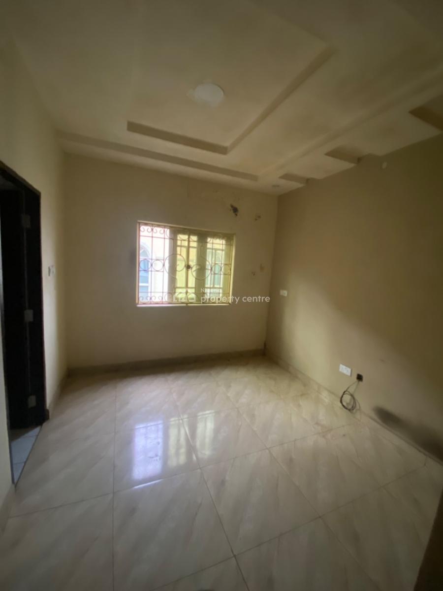 Neatly Used 2bedroom Flat, Ocean Palm Estate, Behind Blenco, Sangotedo, Ajah, Lagos, Flat / Apartment for Rent