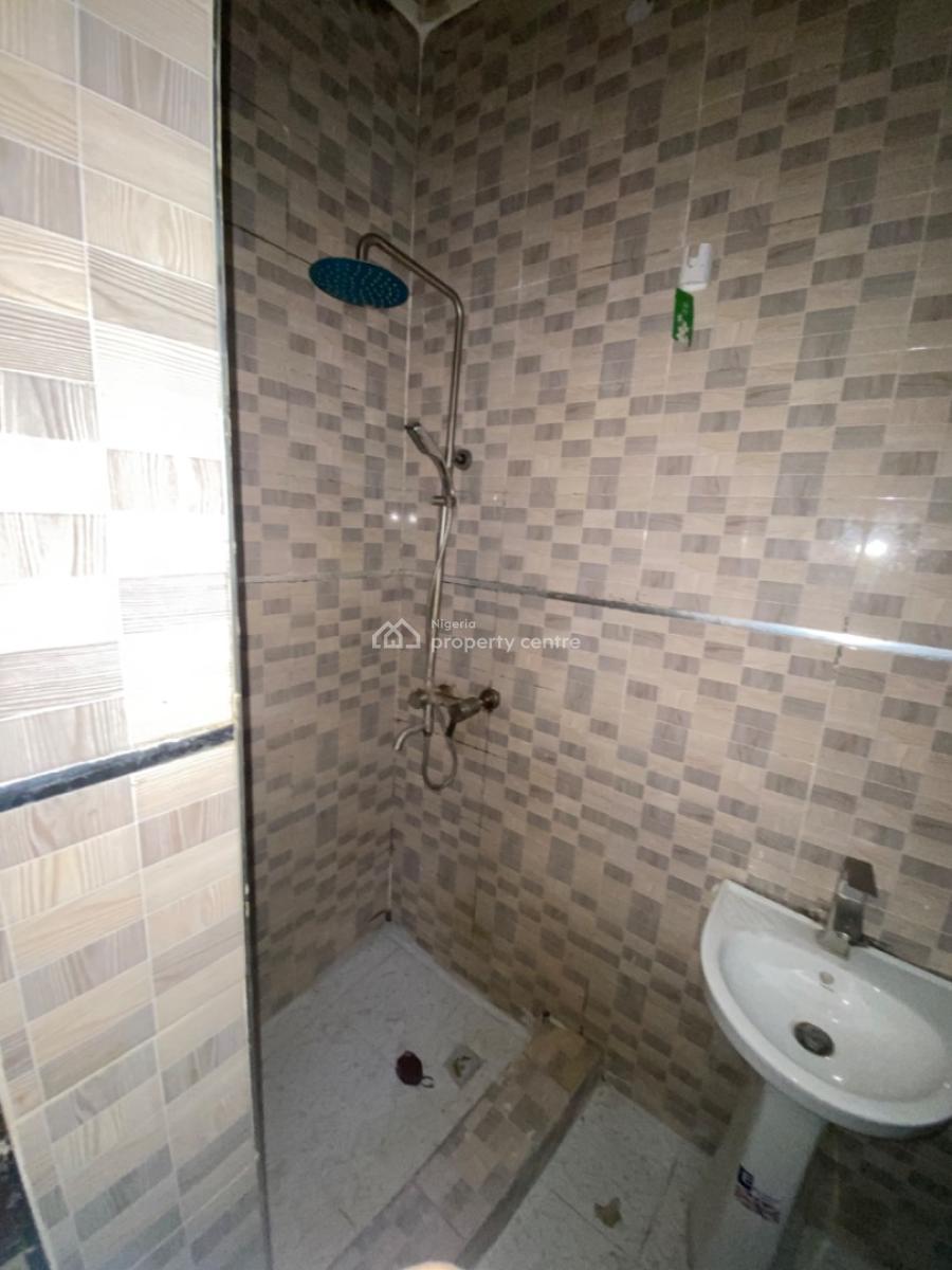 Neatly Used 2bedroom Flat, Ocean Palm Estate, Behind Blenco, Sangotedo, Ajah, Lagos, Flat / Apartment for Rent
