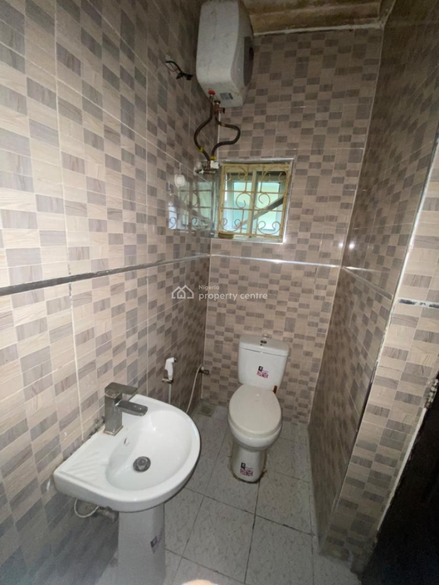 Neatly Used 2bedroom Flat, Ocean Palm Estate, Behind Blenco, Sangotedo, Ajah, Lagos, Flat / Apartment for Rent