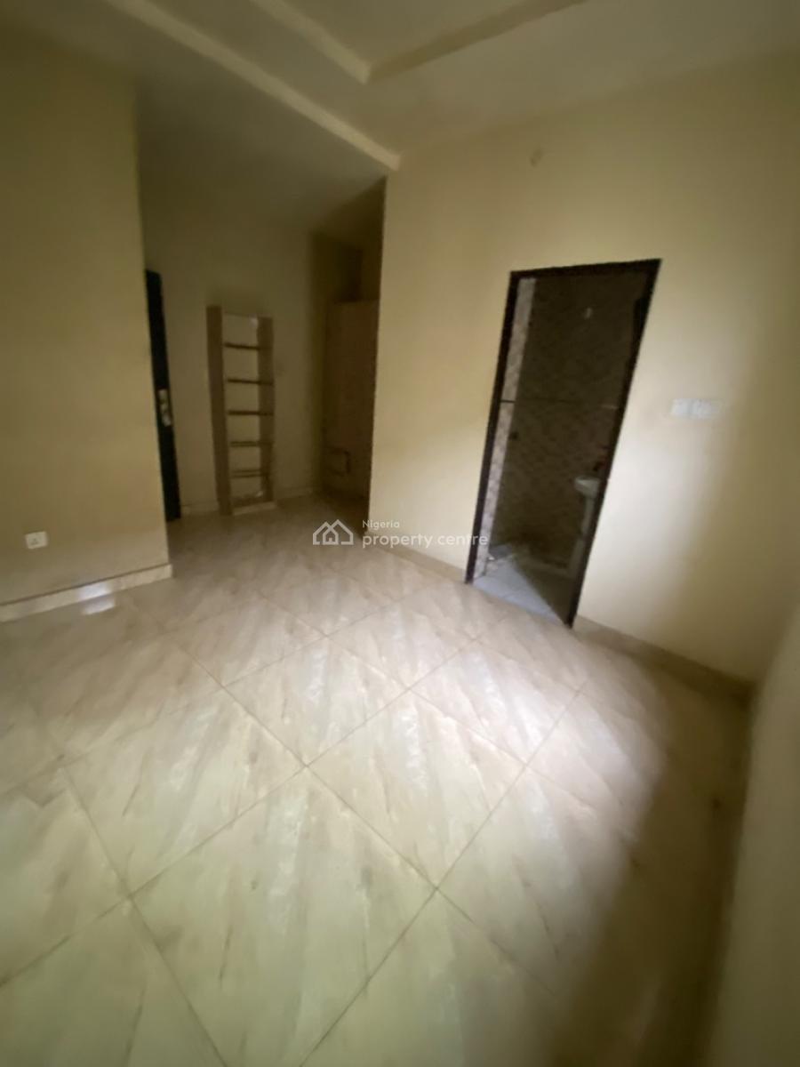 Neatly Used 2bedroom Flat, Ocean Palm Estate, Behind Blenco, Sangotedo, Ajah, Lagos, Flat / Apartment for Rent